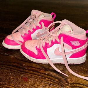 NIKE Jordan 1 Mid Fierce Pink Little Kids Shoe